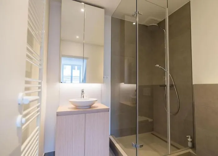 Fischer à La Pétrusse 303 *